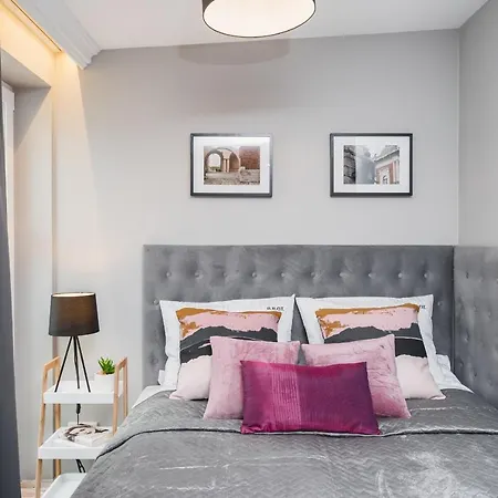 Saint Florian'S Suites - Old Town Luxury Apartments - By Upstairs Krakau Exterior foto