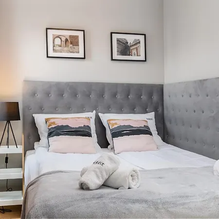 Saint Florian'S Suites - Old Town Luxury Apartments - By Upstairs Krakau Exterior foto