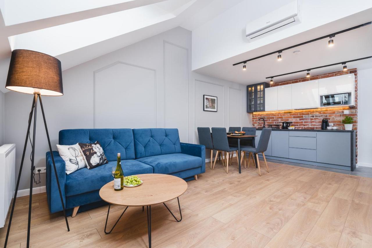 Saint Florian's - Old Town Luxury - By Upstairs Apartment