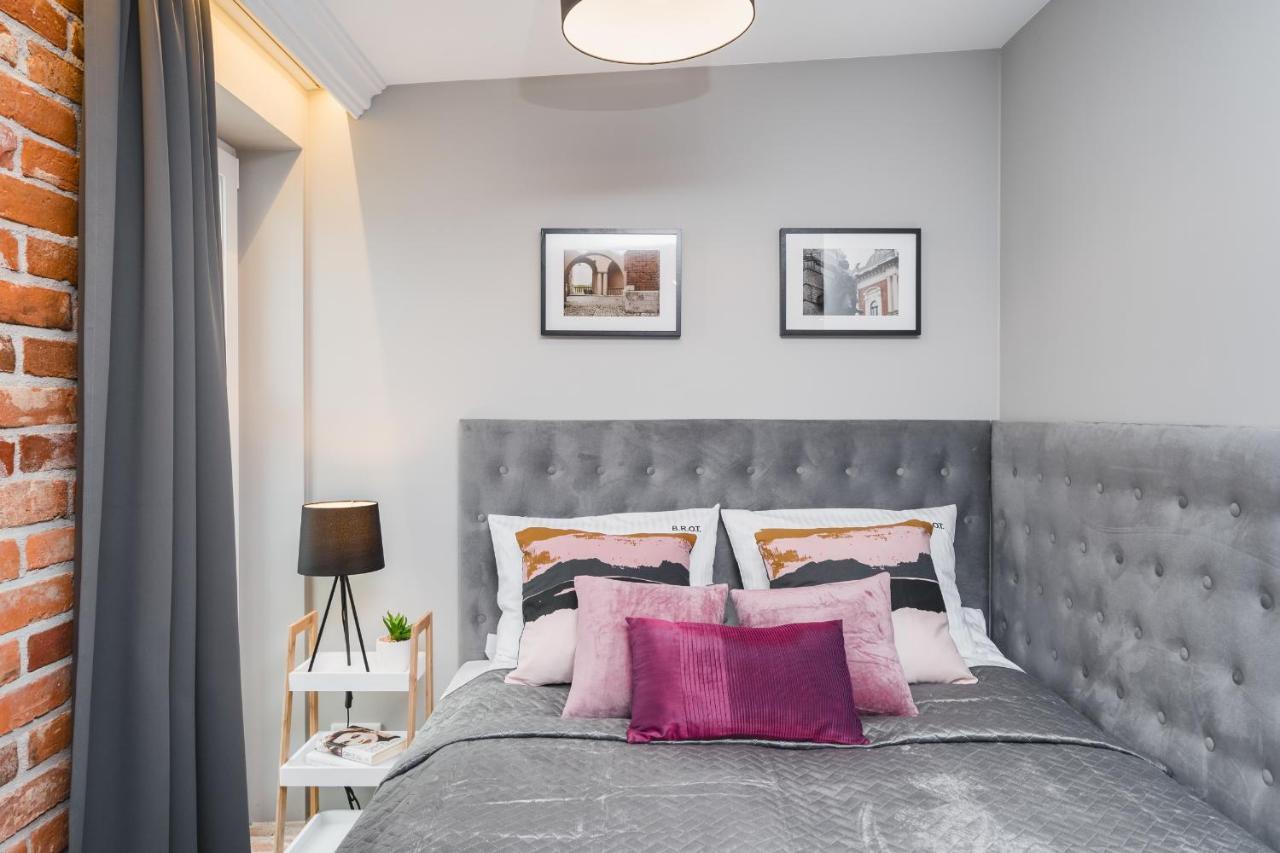 Saint Florian's - Old Town Luxury - By Upstairs Krakow