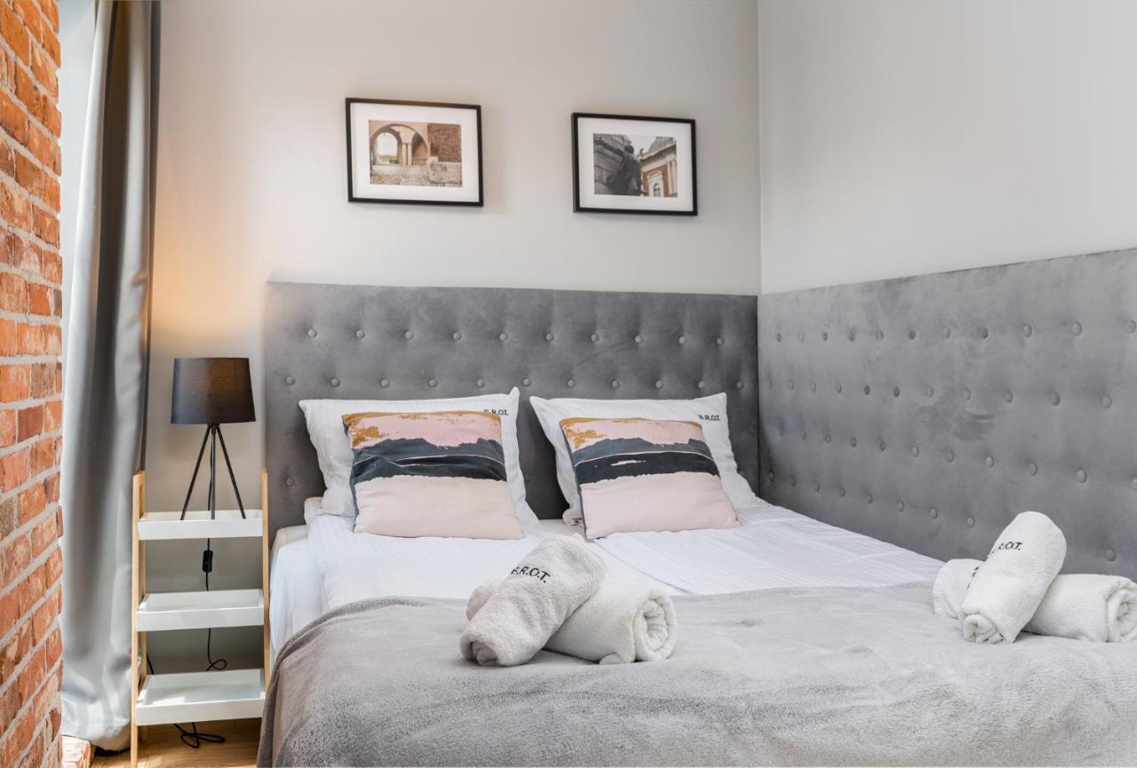 Saint Florian's - Old Town Luxury - By Upstairs Apartment Krakow